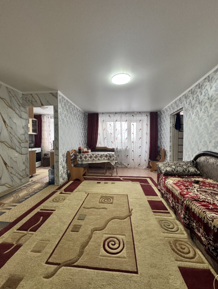 2-комнатная квартира, 42 м², 3/4 этаж