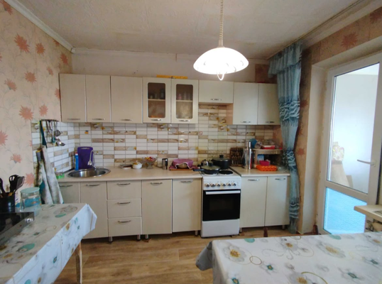 4-комнатная квартира, 102 м², 5/5 этаж