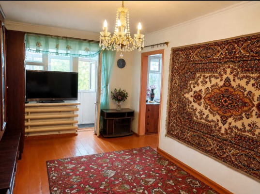2-комнатная квартира, 43 м², 4/4 этаж